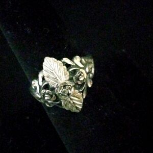 Vinrage Sterling Silver Black Hills Ring?  Better!!!!            Size 6